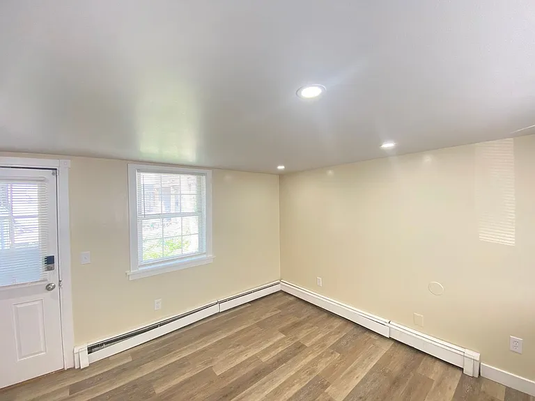 77 Franklin St — Photo 4