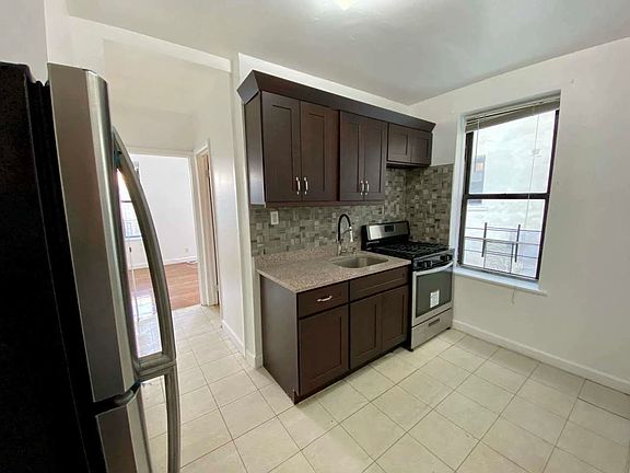 4th image of 21-19 27th St #3A
