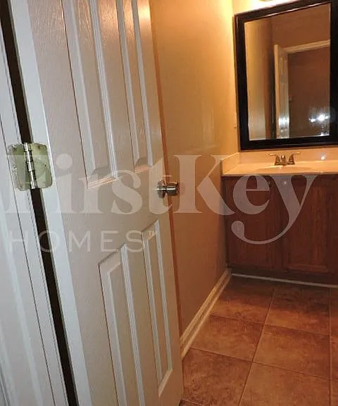 2631 Parkview Dr — Photo 10