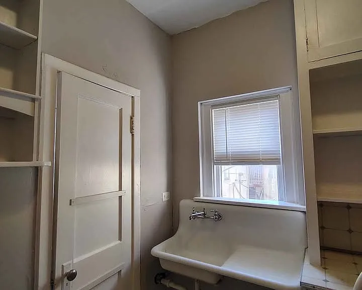 Devonshire Apartments at 1107 Pennsylvania St — Photo 16