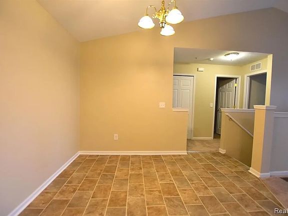 3rd image of 22009 Fairlane Blvd