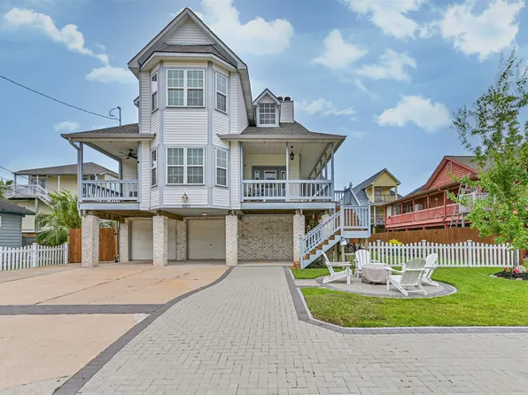 920 Grove Rd, Clear Lake Shores, TX 77565