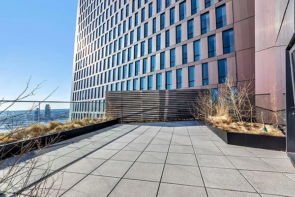 Rented by Bold Marketing | media 22