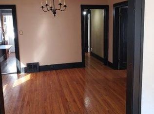 1427 Lakepointe St #2, Grosse Pointe Park, MI 48230