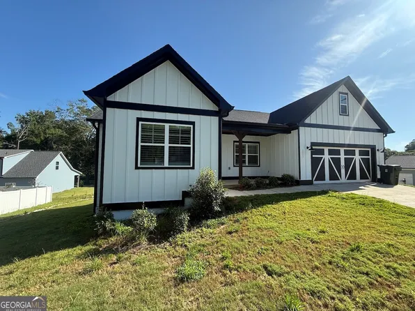 1111 E Doyle St, Toccoa, GA 30577