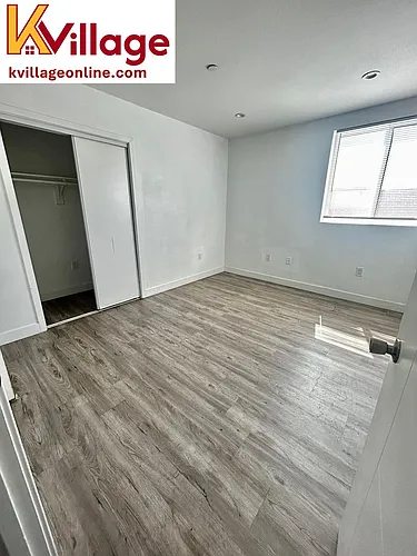 1528 W 36th Pl Photo 1