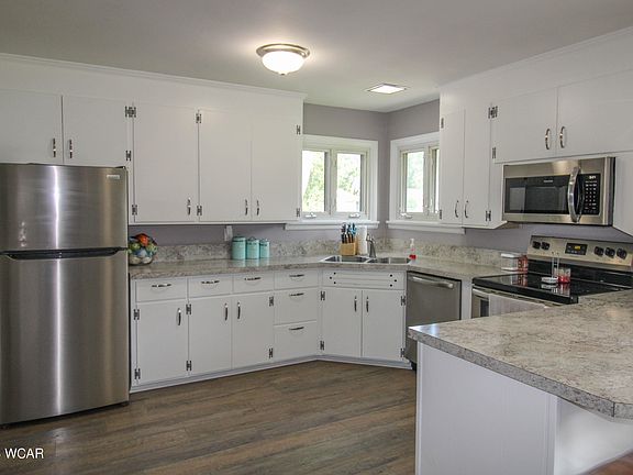 2nd image of 510 Thomas Dr