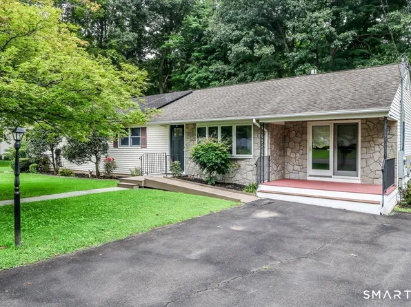 14 Ivy Lane, Danbury, CT 06811