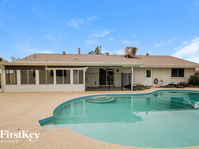 11202 N 38th Ave — Photo 15