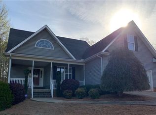 328 Ravens View Dr, Seneca, SC 29678