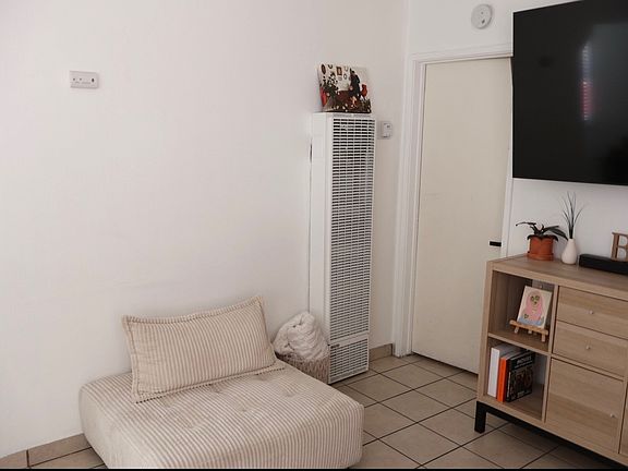 4th image of 6533 E Olympic Blvd #2