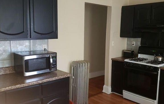 3rd image of 108-110 Isabella Ave