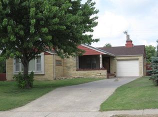 833 E 3rd St NE, Russell, KS 67665