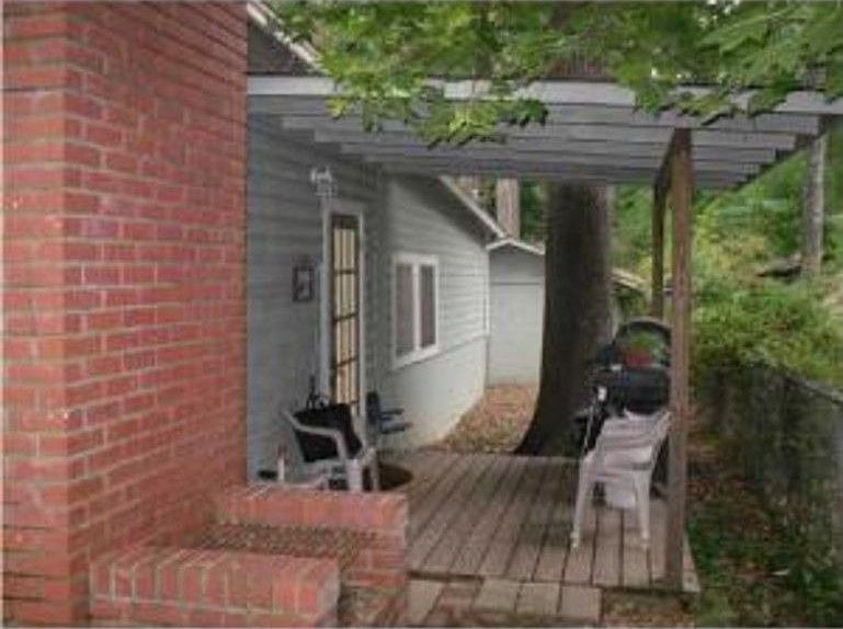 1st image of 215 Lakeview Dr