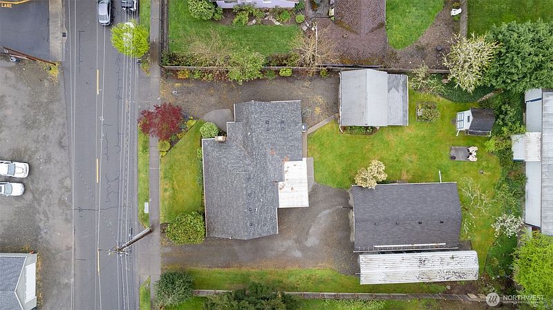 3rd image of 15120 Elm Street E