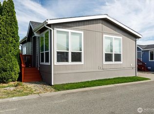 225 NE Ernst Street #114, Oak Harbor, WA 98277