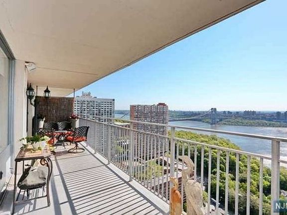 5th image of 1530 Palisade Ave APT 26S