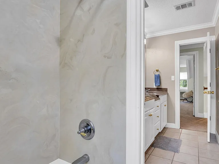 4 Twin Circle Dr — Photo 28