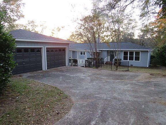 2nd image of 4629 Silver Lake Drive