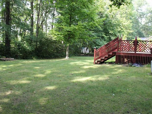 3rd image of 614 Bristol Dr SW