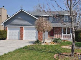 3132 SW Gainsboro Rd, Topeka, KS 66614