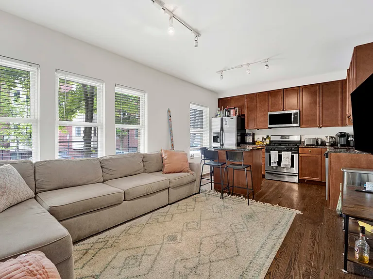 3500 N Racine Ave #1 — Photo 1