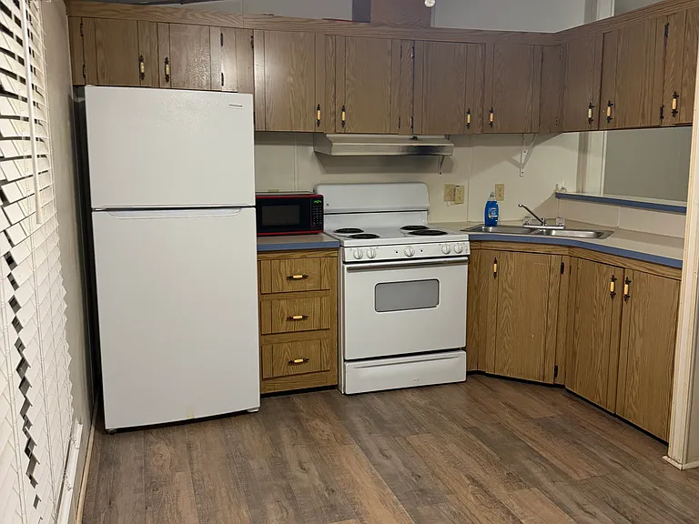 109 Capitol Way — Photo 4