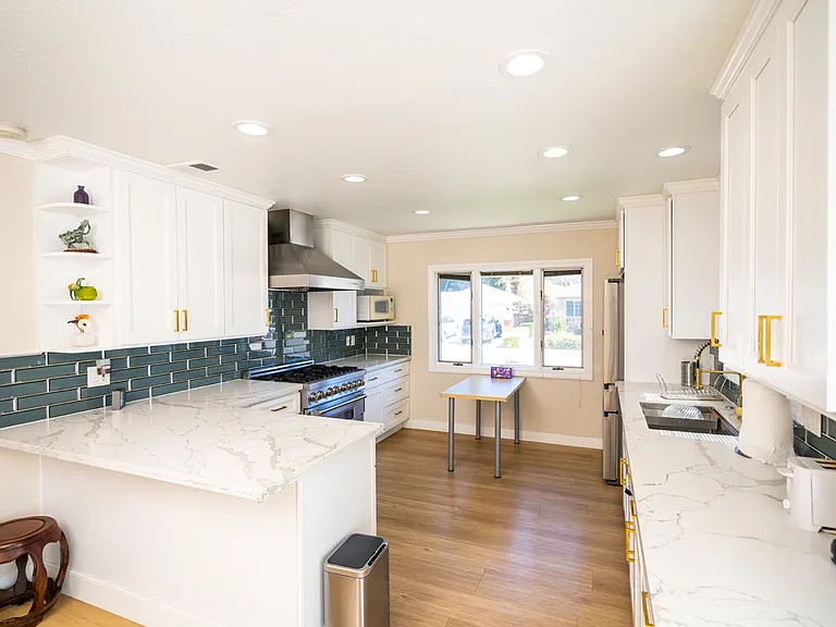 1078 Fairfield Ave — Photo 14