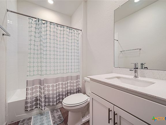 4th image of 10601 Seguin St