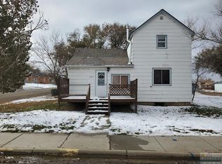823 S 1st St W, Baker, MT 59313