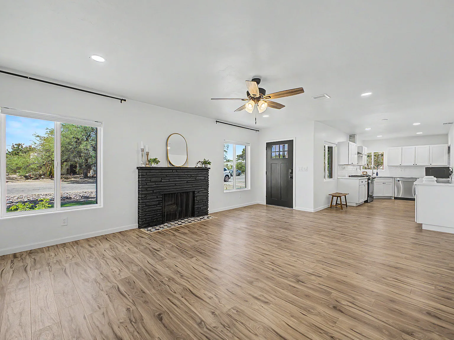 4 bed, 1700 sqft, $2,950 — Photo 3