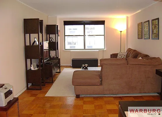 Sold by Warburg | media 3
