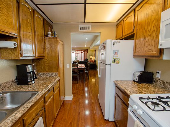 4th image of 525 E Verdugo Ave APT H