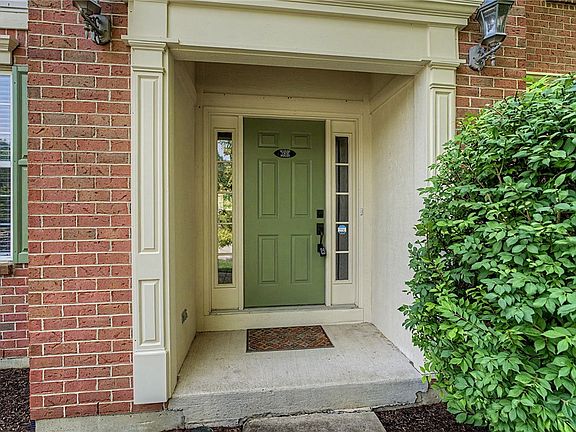 3rd image of 25 Clay Manor Ct