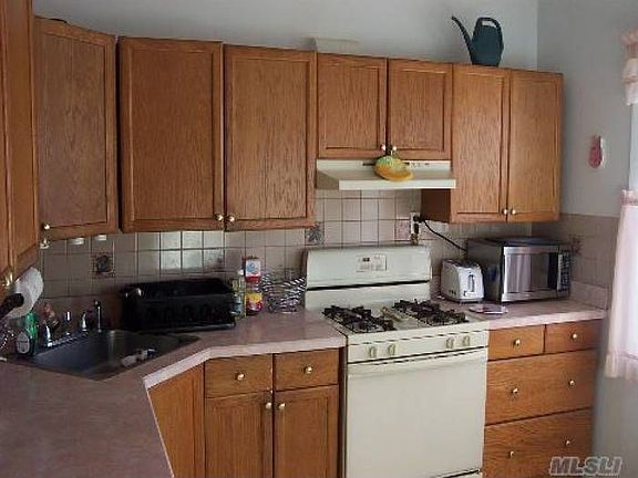 3rd image of 226 Street