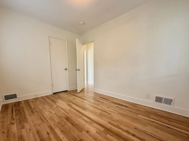 7620 S Jefferson St — Photo 5