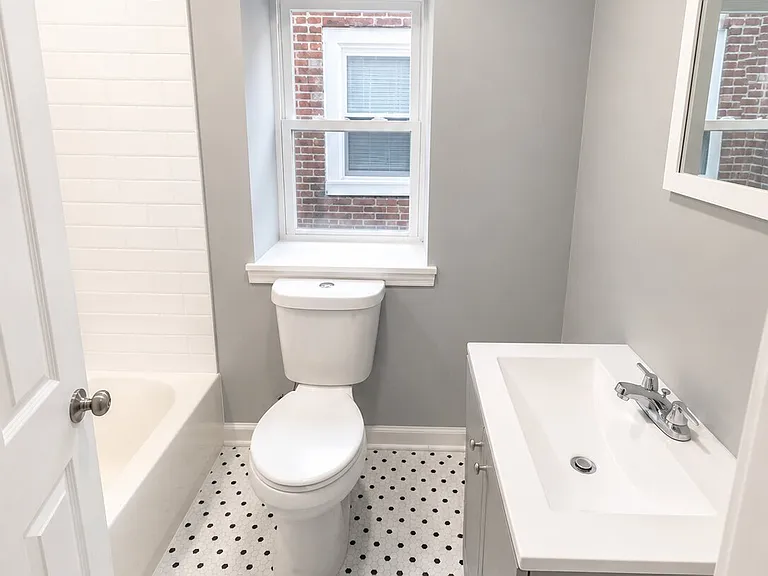 1212 N Randolph St — Photo 16