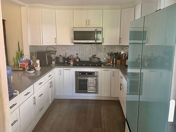 3rd image of 2941 Argyle Cir