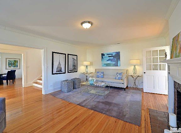 5th image of 317 Ellington Ave E