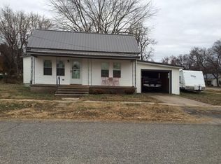108 W 5th St, Grove, OK 74344