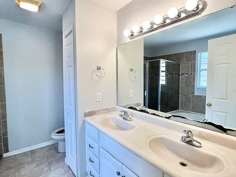 4416 Sherwood Forest Dr — Photo 12