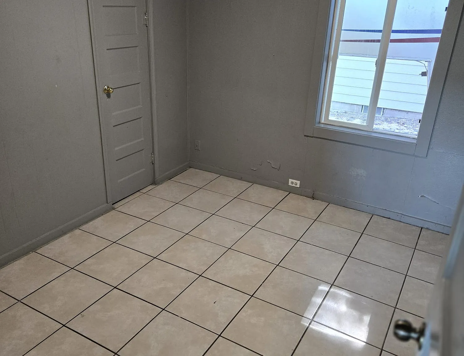 2205 Main St — Photo 4