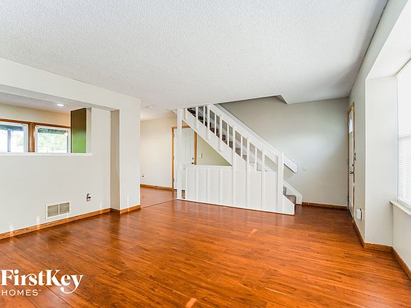 4th image of 3029 Bismark Dr