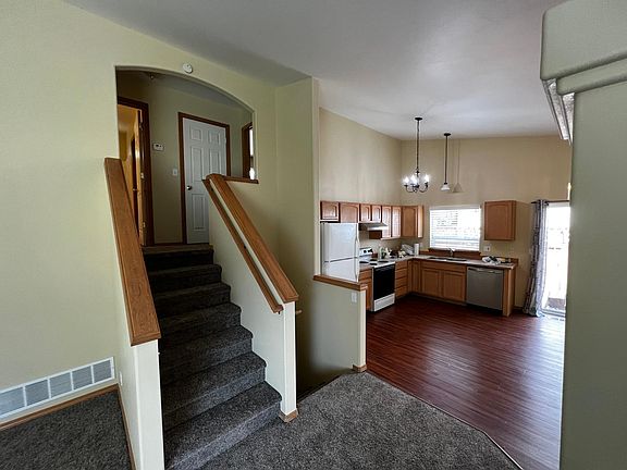 2nd image of 2555 W Versailles Dr