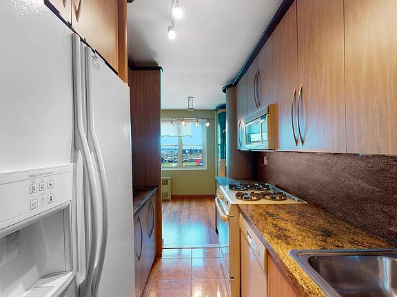 5th image of 2928 W 5th St #20N