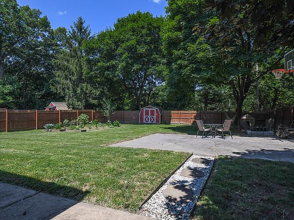 Garden, shed, firepit