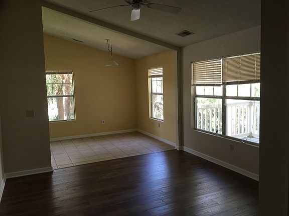 3rd image of 7 Wax Myrtle Ct