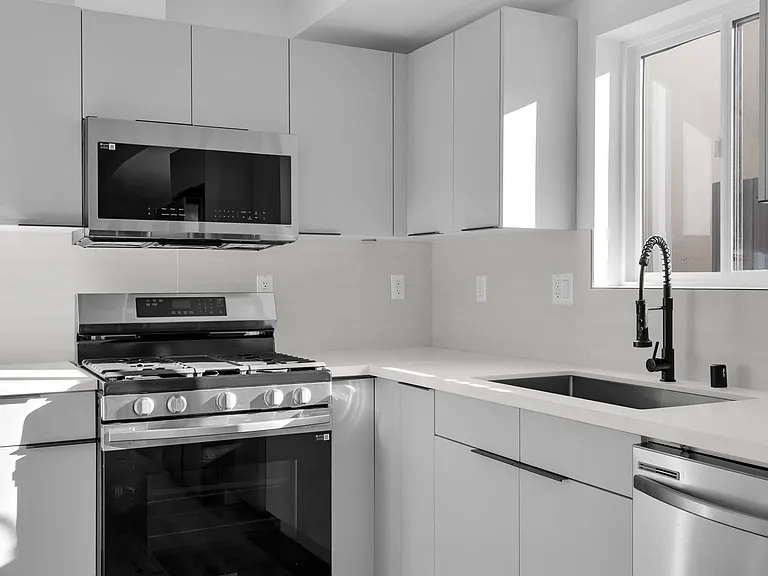 Best Priced Luxury 4 & 5 Bed Townhomes in Mid-City! — Photo 11