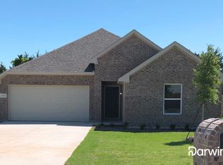 108 N Creek Dr, Sherman, TX 75092