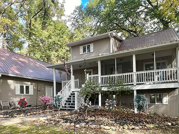 5th image of 3349 Lake Dr